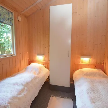 Beautiful Home In Vaeggerlose With Sauna בית נופש *