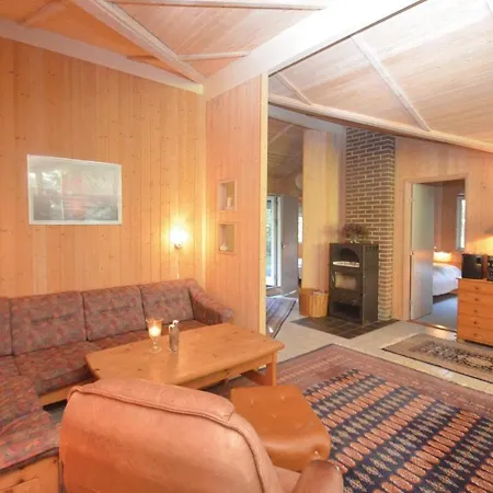 בית נופש Beautiful Home In Vaeggerlose With Sauna *